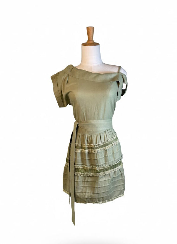 Vestido corto en lino verde oliv
