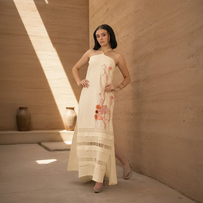 Amanecer Ancestral" – Maxi Vestido con Detalles de Puntadas y Pintado Manual